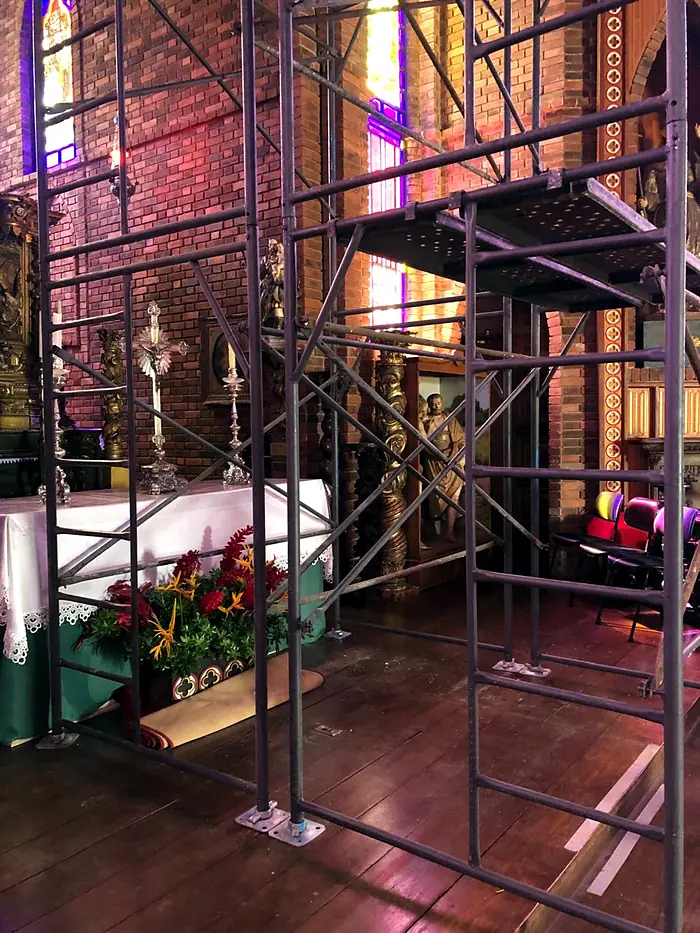 Andaime tubular da SAF no restauro de igreja em Recife